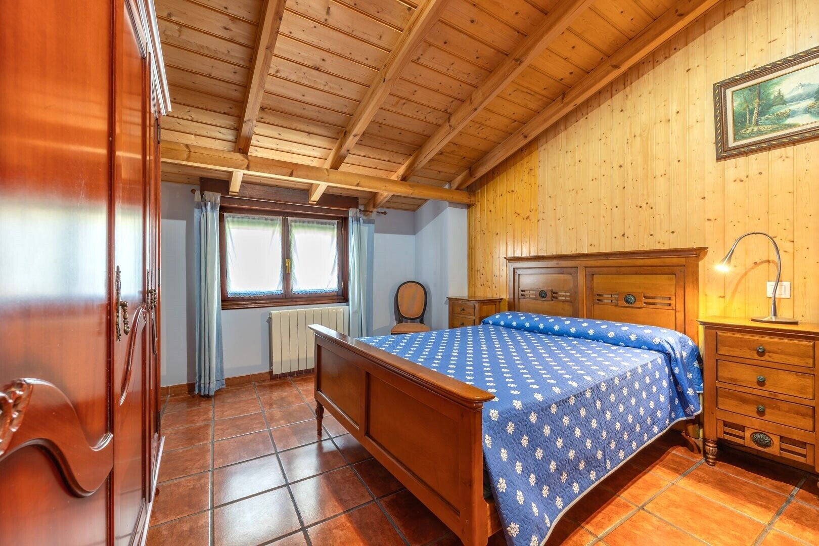 4 habitaciones, tabla de planchar con plancha y wifi gratis 
