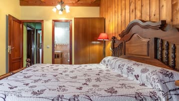 5 chambres, fer et planche à repasser, Wi-Fi gratuit, draps fournis