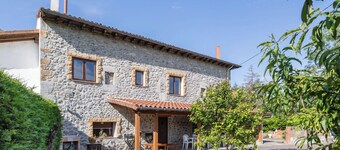 Rural House 'Trasmiera' with Private Terrace, Private Garden and Wi-Fi