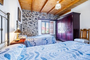 4 chambres, fer et planche à repasser, Wi-Fi gratuit, draps fournis