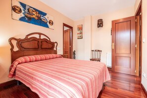 1 bedroom, free WiFi, bed sheets