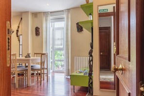 Dining - Apartment 'Francisca' with Mountain View and Wi-Fi (Ampuero)