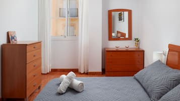 2 bedrooms, iron/ironing board, free WiFi, bed sheets