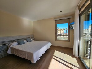 3 chambres, fer et planche à repasser, Wi-Fi gratuit, draps fournis