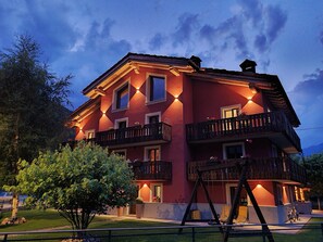 Exterior - Apartment '4061 Maison Gerard - Roccia Viva' with Mountain View, Shared Garden and Wi-Fi (Cogne)