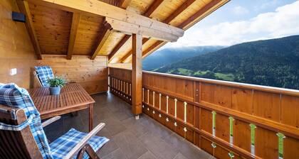 Appartement 'Matscherhof Helena' avec vue sur montagne, jardin partagé et balcon