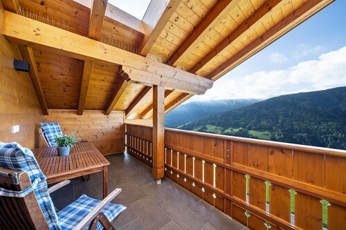 Appartamento 'Matscherhof Helena' con vista sulle montagne, giardino in comune e balcone