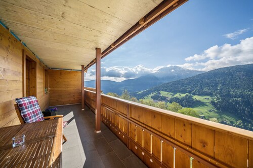 Ferienwohnung 'Matscherhof Nikolaus' mit Bergblick, Gemeinschaftsgarten und Balkon