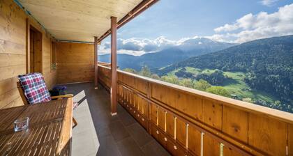 Ferienwohnung 'Matscherhof Nikolaus' mit Bergblick, Gemeinschaftsgarten und Balkon