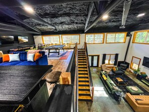 Interior - Black Pearl Lodge @ DeGray. Small event venue or fun family getaway! (Bismarck)