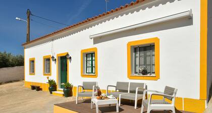 Holiday Home 'Casa Da Aldeia' with Private Terrace, Wi-Fi and Air Conditioning
