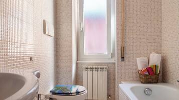 Doccia, asciugacapelli, asciugamani