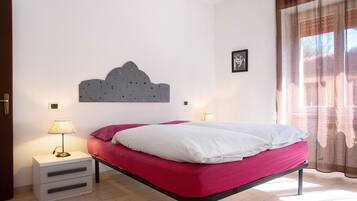 1 bedroom, free WiFi, bed sheets