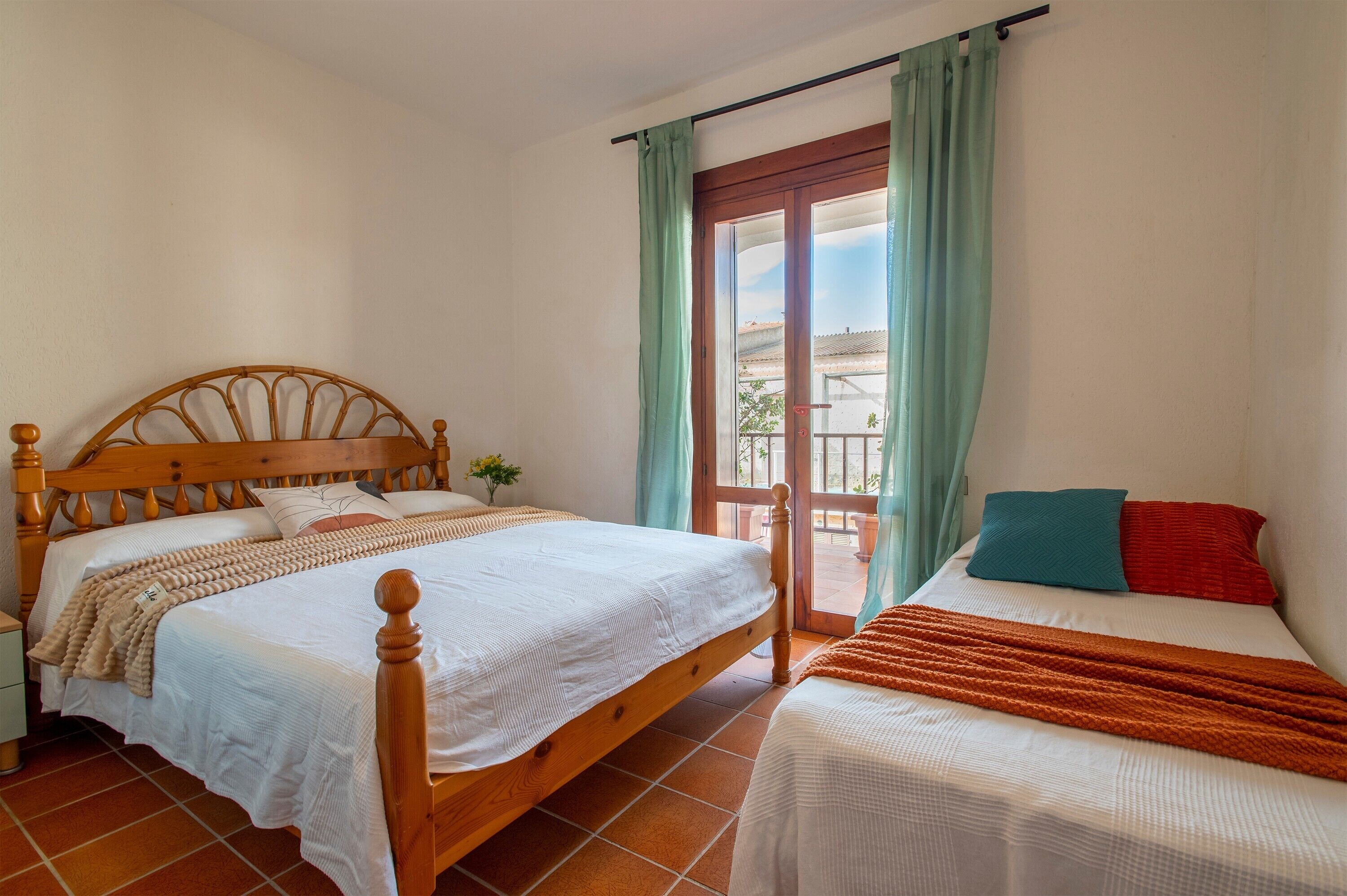 4 bedrooms, free WiFi, bed sheets