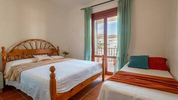 4 bedrooms, free WiFi, bed sheets