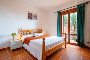 4 bedrooms, free WiFi, bed sheets