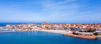 Villa 'Pentavano White House' with Private Terrace, Wi-Fi and Air Conditioning