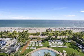 On the beach - Direct Ocean View Studio at Sorrento Fontainebleau, Miami Beach (Miami Beach)