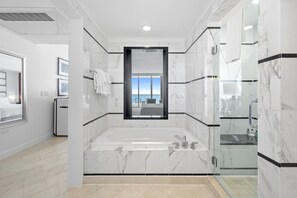Towels, toilet paper - Direct Ocean View Studio at Sorrento Fontainebleau, Miami Beach (Miami Beach)