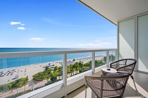 Property grounds - Direct Ocean View Studio at Sorrento Fontainebleau, Miami Beach (Miami Beach)