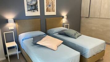 2 Schlafzimmer, BĂŒgeleisen/BĂŒgelbrett, kostenloses WLAN, BettwĂ€sche