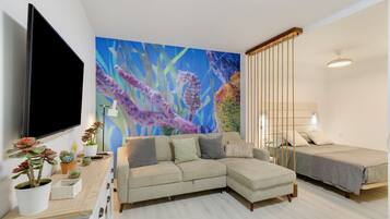 Een strijkplank/strijkijzer, gratis wifi, beddengoed