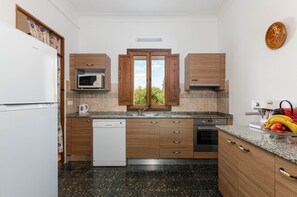 Frigorifero, microonde, forno, lavastoviglie