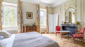 6 dormitorios, tabla de planchar con plancha, wifi gratis y ropa de cama