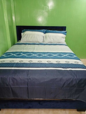 3 habitaciones, tabla de planchar con plancha y wifi gratis 