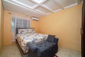 3 間睡房、熨斗/熨衫板、免費 Wi-Fi、床單