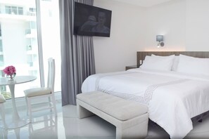 1 bedroom, iron/ironing board, WiFi, bed sheets - Brand new studio at the beach, gym, pool, jacuzzi, spa (Cancún)