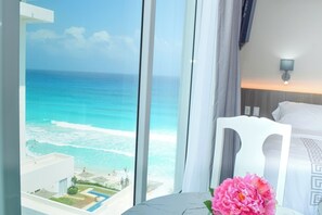 1 bedroom, iron/ironing board, WiFi, bed sheets - Brand new studio at the beach, gym, pool, jacuzzi, spa (Cancún)
