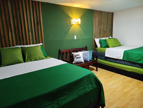 1 bedroom - Room-hb5 Family Room With Private Bathro (Cartagena)
