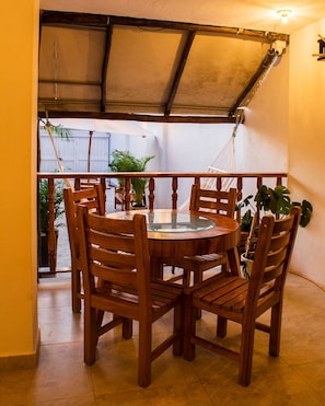 Room, 1 Bedroom, Smoking, Balcony | Dining