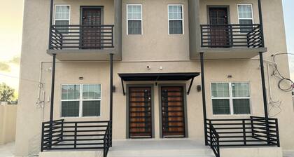 A modern Townhome at Farm. 5 minutes drive from the Providence National Stadium