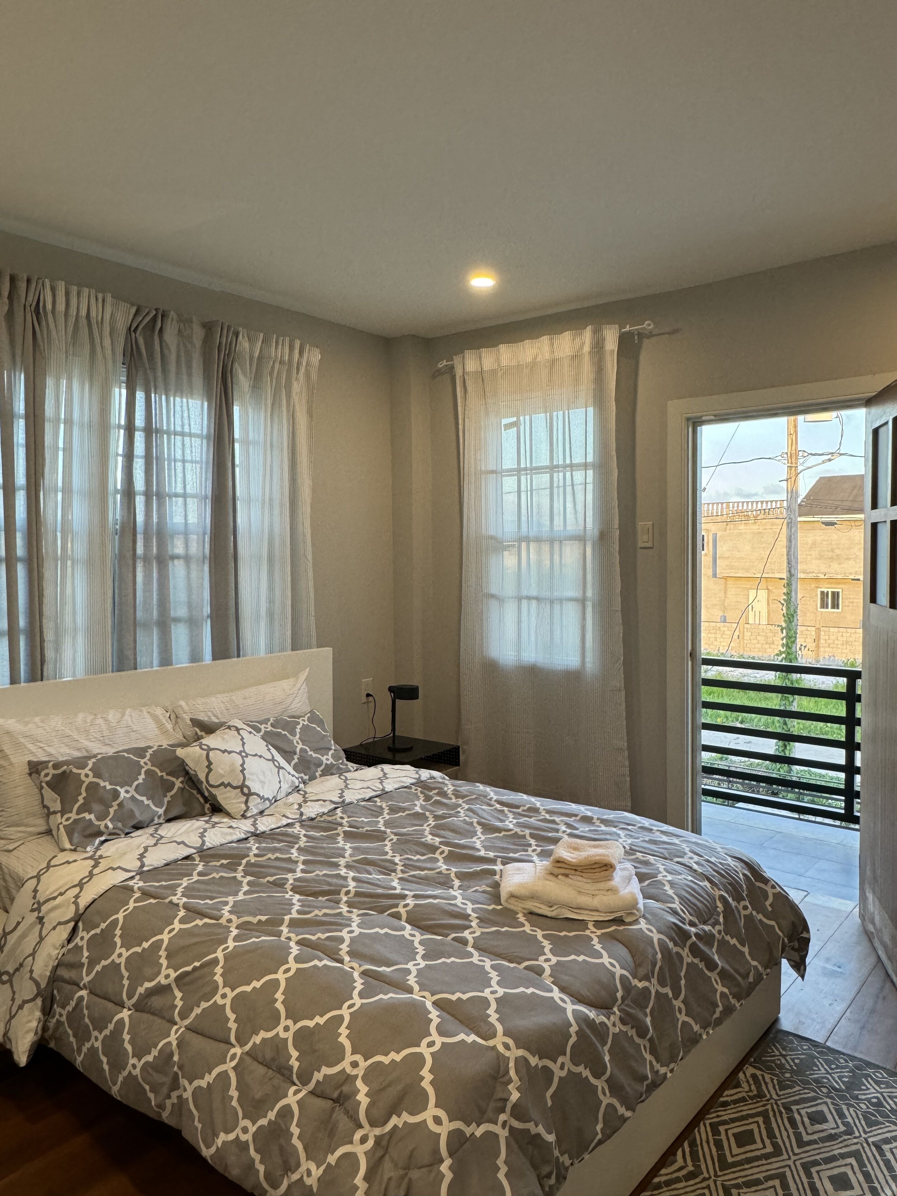 3 bedrooms, desk, iron/ironing board, WiFi