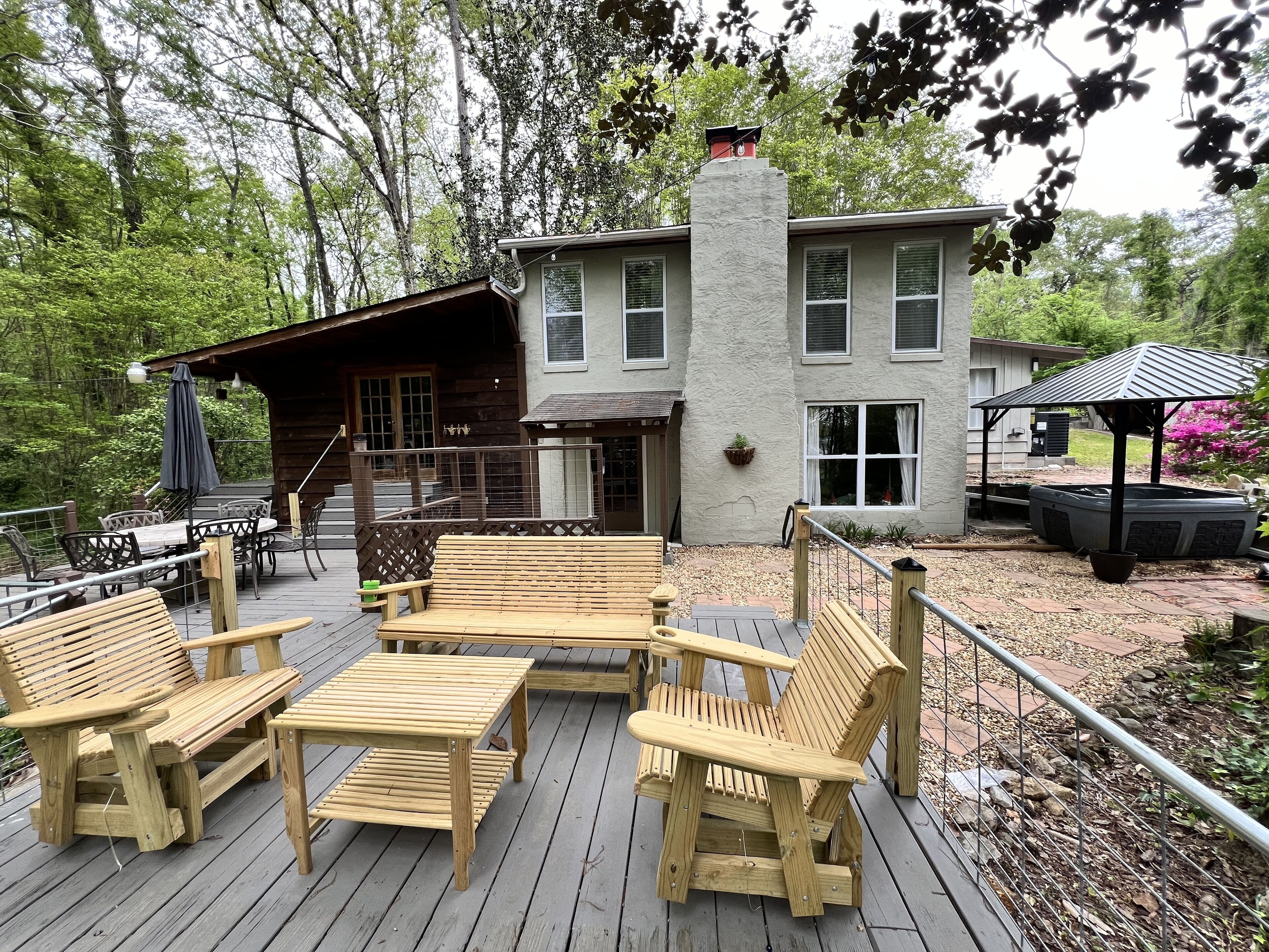 Pet Friendly -Lake Access- Single nights available