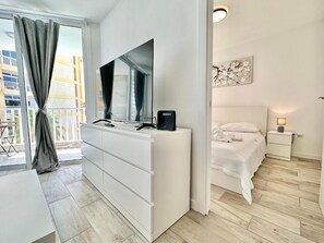 1 slaapkamer, een strijkplank/strijkijzer, wifi, beddengoed