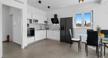 Tolles Haus in Vodice mit WLAN