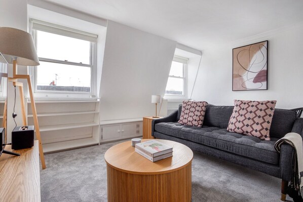 Fernseher, Stereoanlage