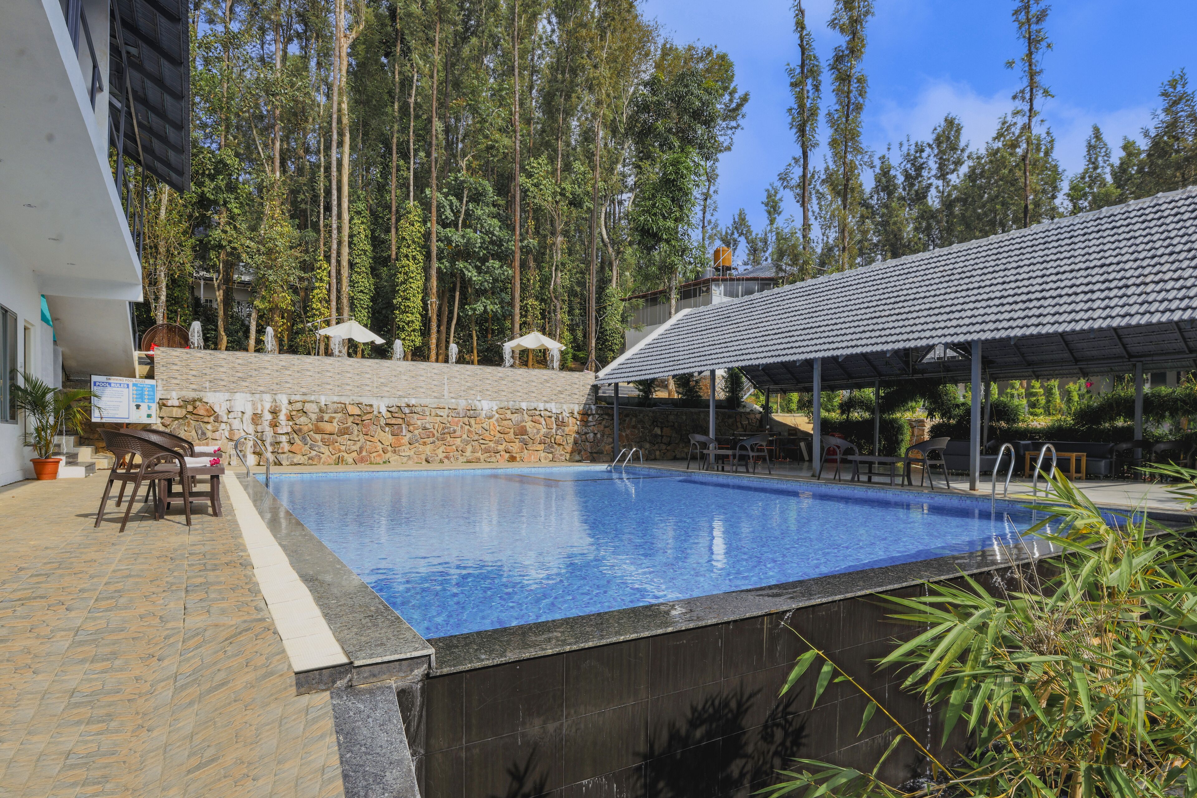 2 piscinas externas