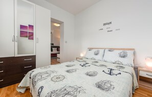 1 bedroom, in-room safe, iron/ironing board, free WiFi - 1 bedroom beautiful apartment in Veli Iz (Veli Iz)