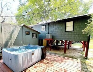 Bain à remous extérieur