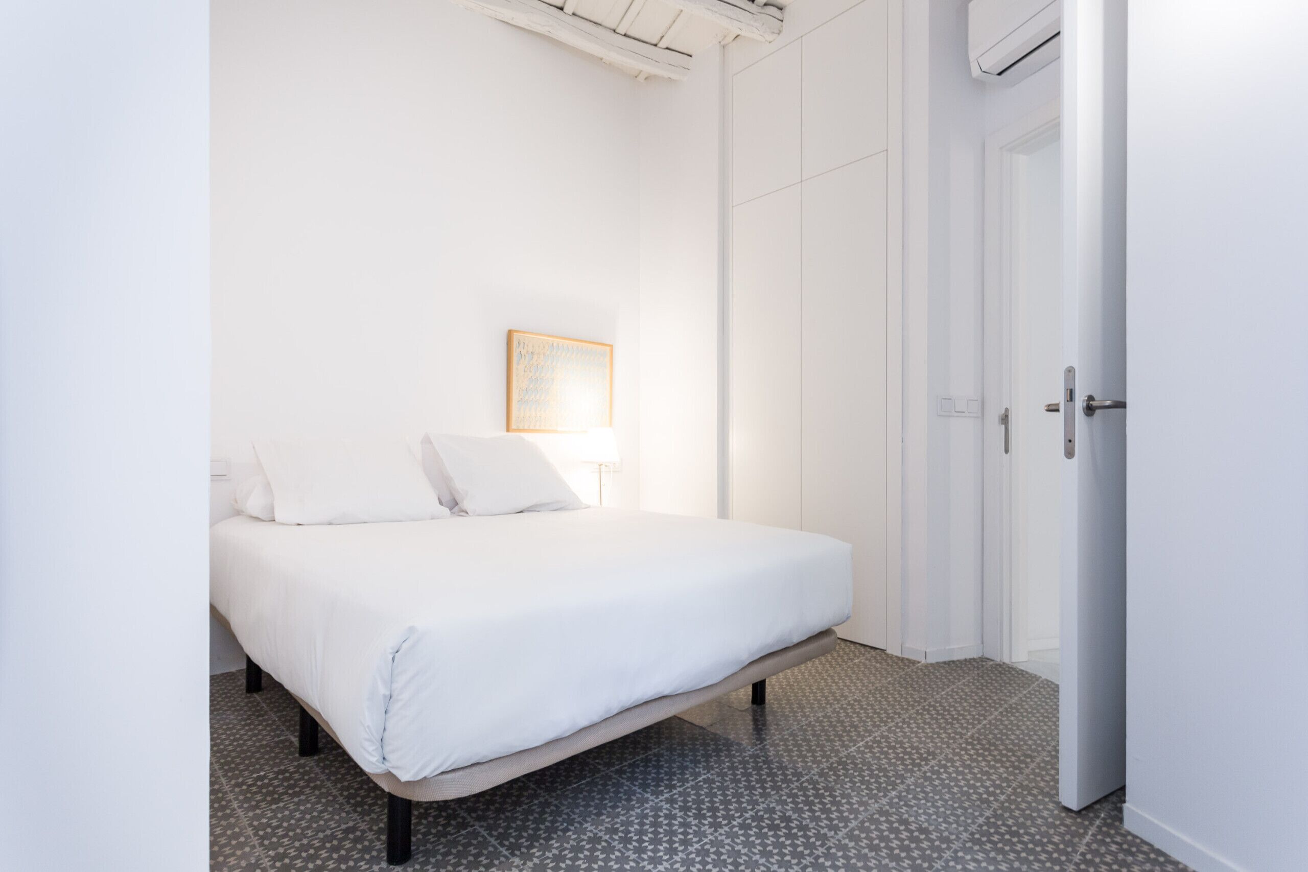 2 habitaciones, tabla de planchar con plancha y wifi gratis 