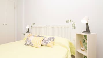 2 slaapkamers, een strijkplank/strijkijzer, gratis wifi, beddengoed