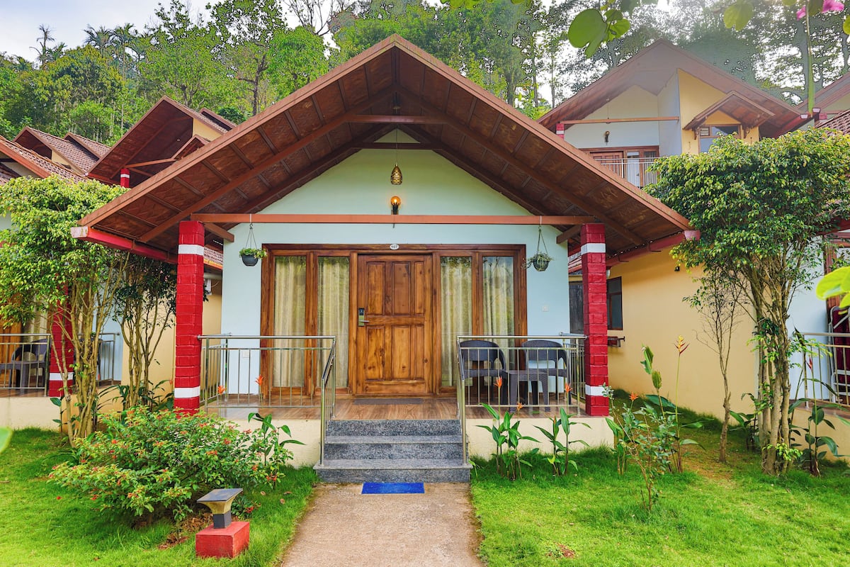 Superior Cottage | Desk, soundproofing, free WiFi, bed sheets