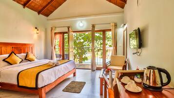 Luxury Cotttage | Desk, soundproofing, free WiFi, bed sheets