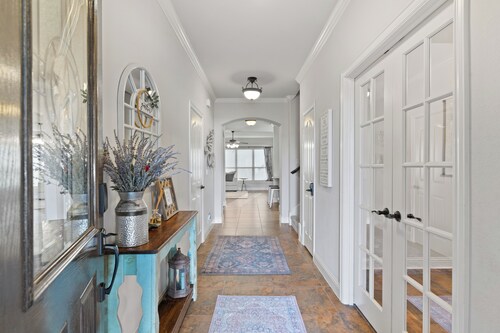 Spacious Home Near Wedding Venues