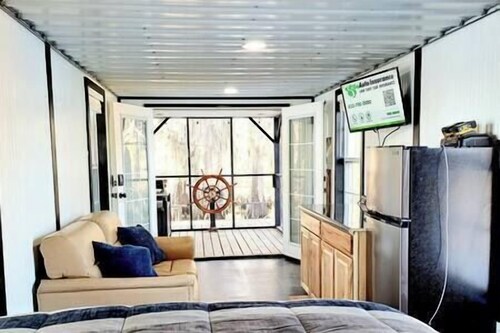 Houseboat - Kayaks - Firepit 