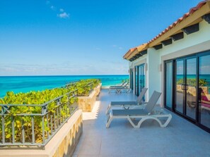 Terrace/patio - Cancún | Couples Beach Retreat | Pool + Beach (Cancun)